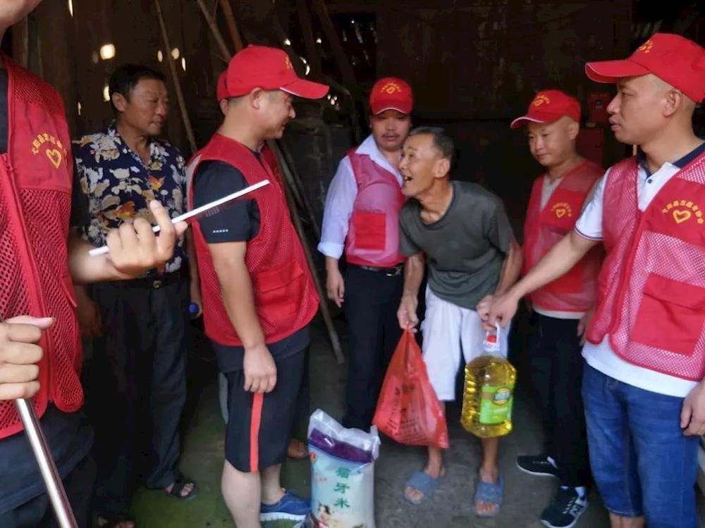 脱贫攻坚曹溪镇志愿服务助力精准扶贫工作