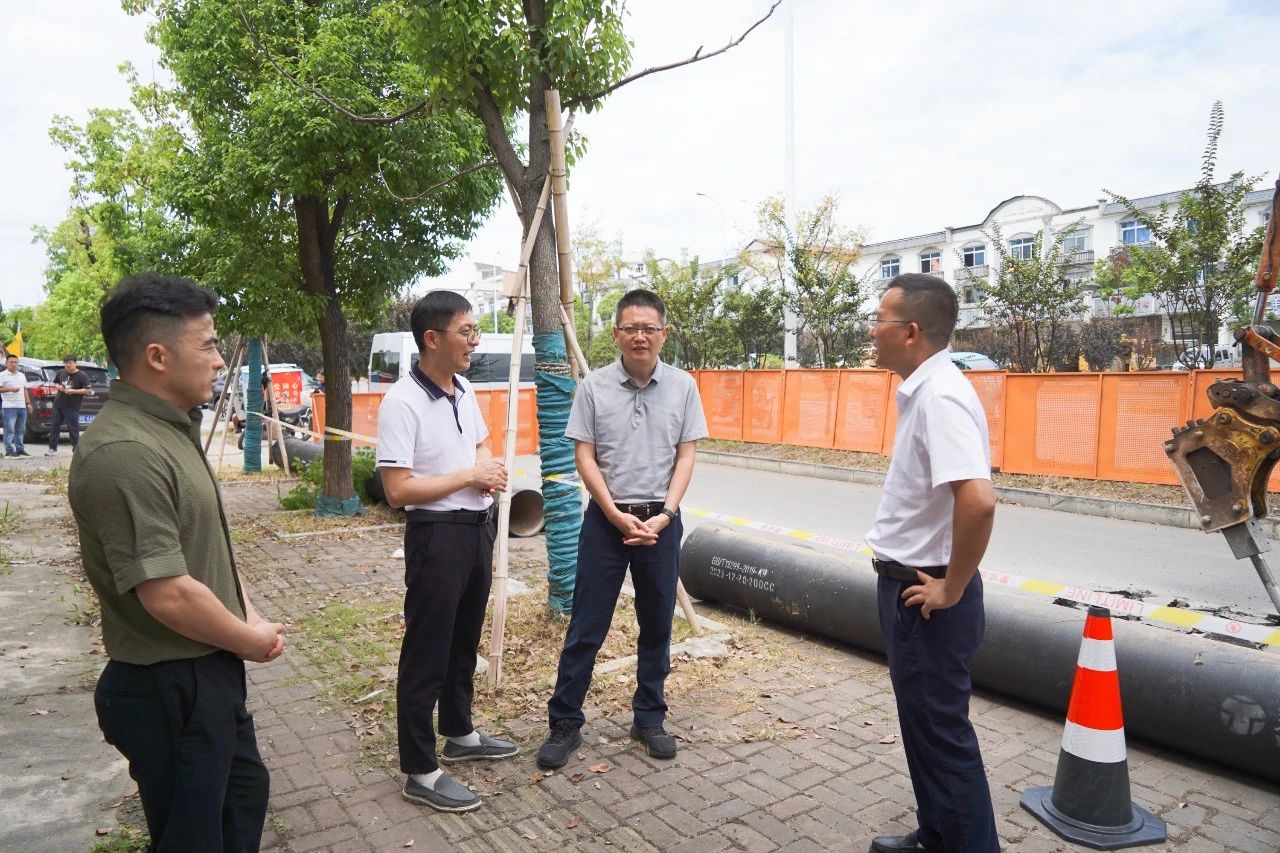 徐彦峰调研城乡供水一体化及集镇污水管网建设工作